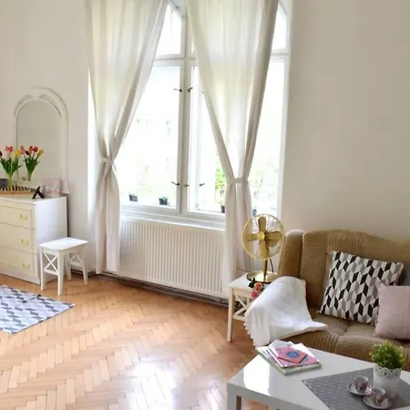 아파트 Elegant 3br With Sauna In Centre