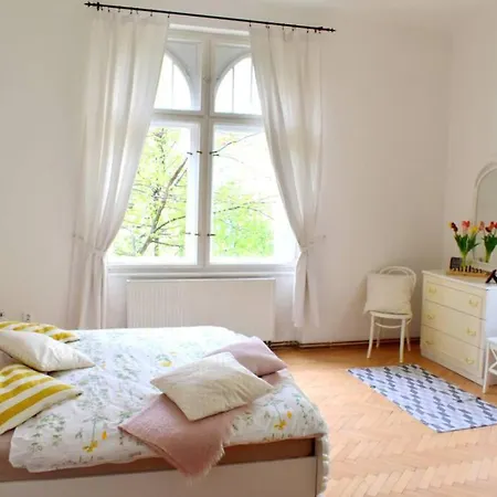 Elegant 3br With Sauna In Centre 아파트 프라하