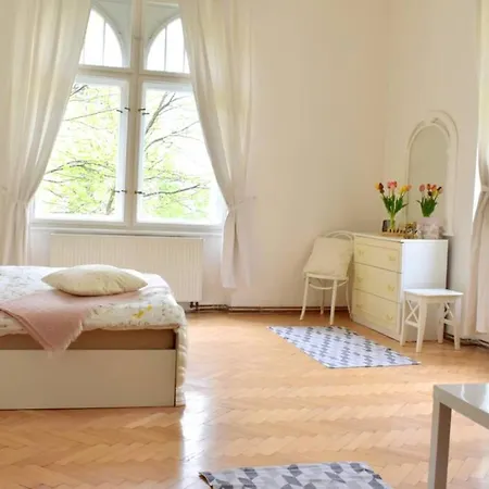 Elegant 3br With Sauna In Centre *