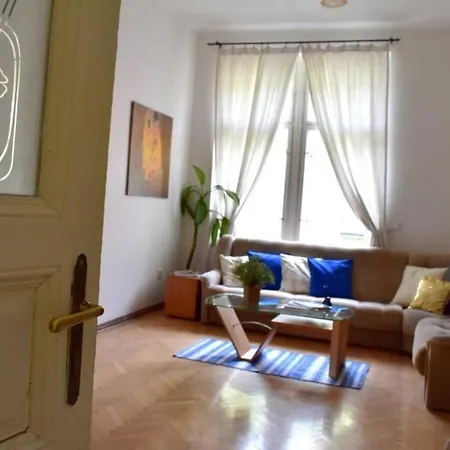 Elegant 3br With Sauna In Centre