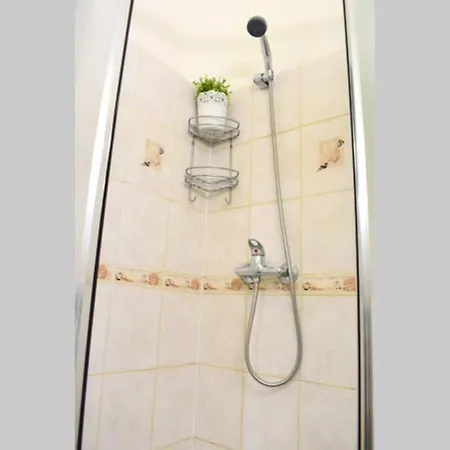 Elegant 3br With Sauna In Centre براغ