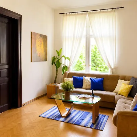 Elegant 3br With Sauna In Centre