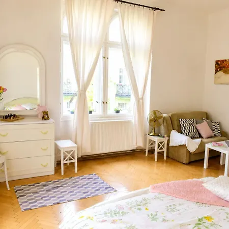 Elegant 3br With Sauna In Centre 아파트